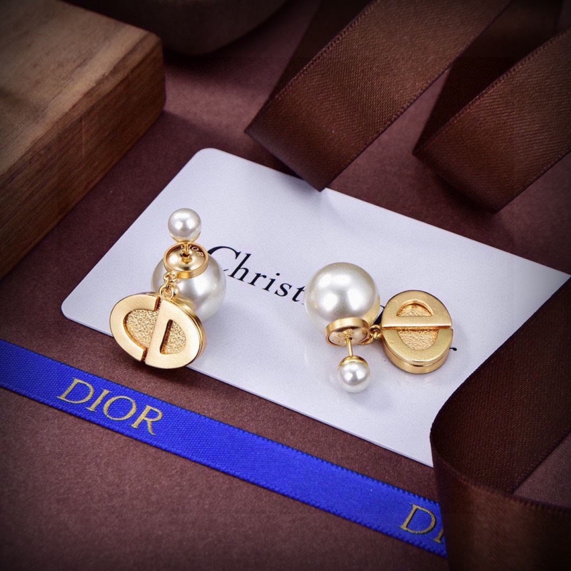 chr1st1an D10r earrings